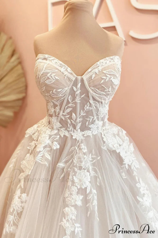 Norma Lace Applique Trendy Strapless A-line Wedding Dress