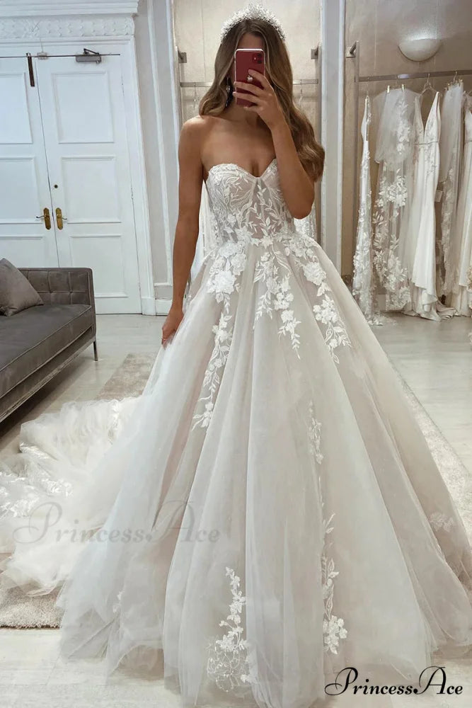 Norma Lace Applique Trendy Strapless A-line Wedding Dress