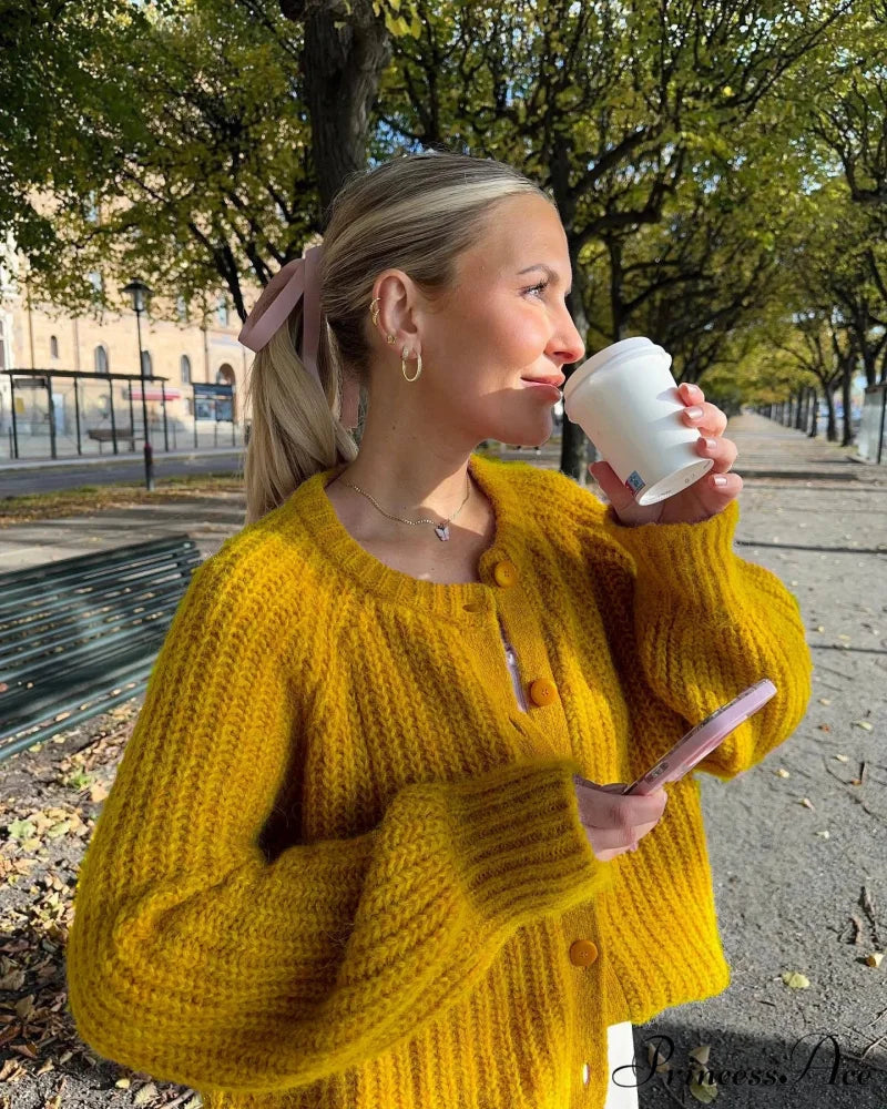 Opulent Strong Baggy Knitted Cardigan Yellow / S cardigans-241228