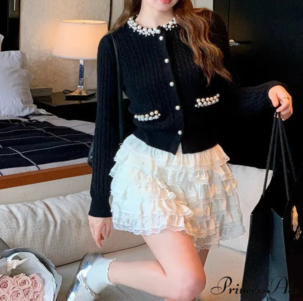 Pearls Button O-neck Cardigan Black / One Size