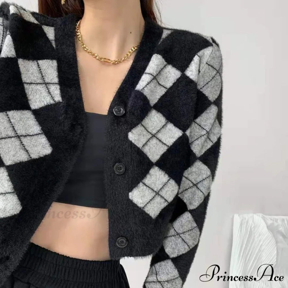 Plaid Black White Knitted Cardigan Black / One Size