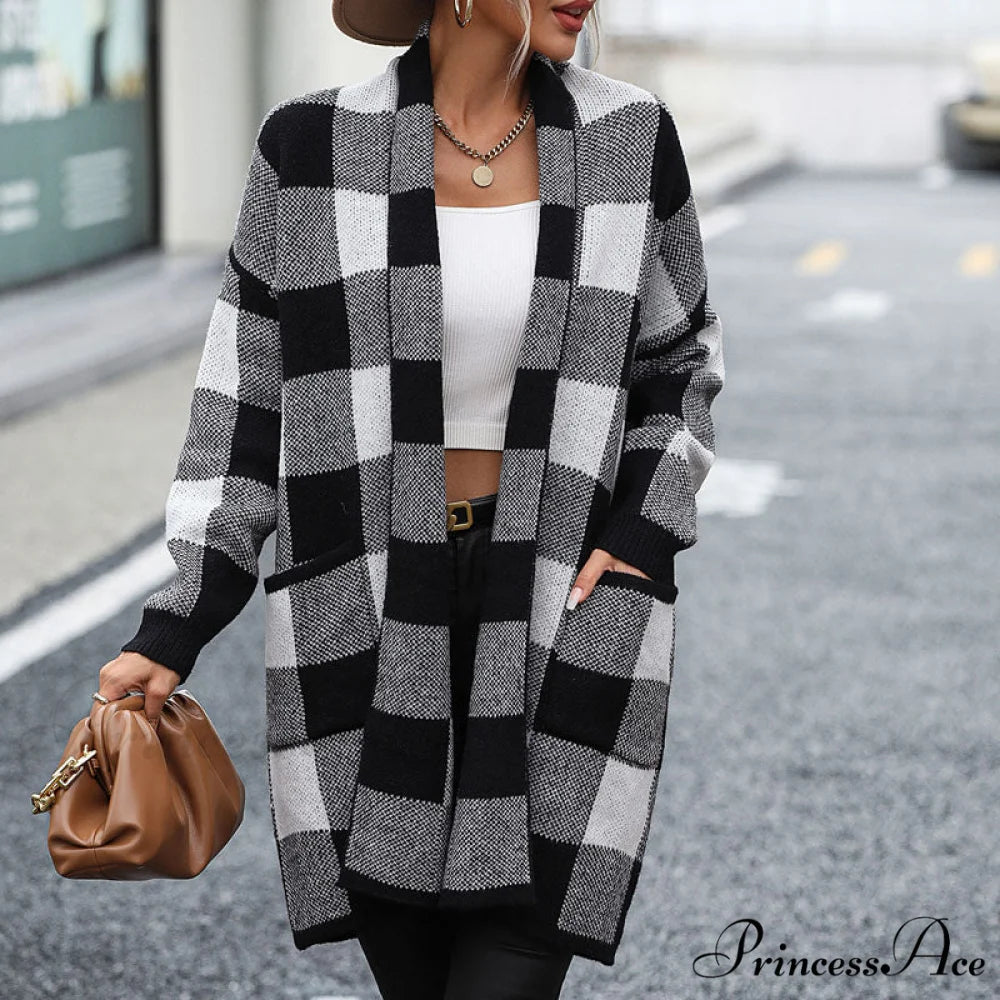 Plaid Knitted Cardigan Black / S