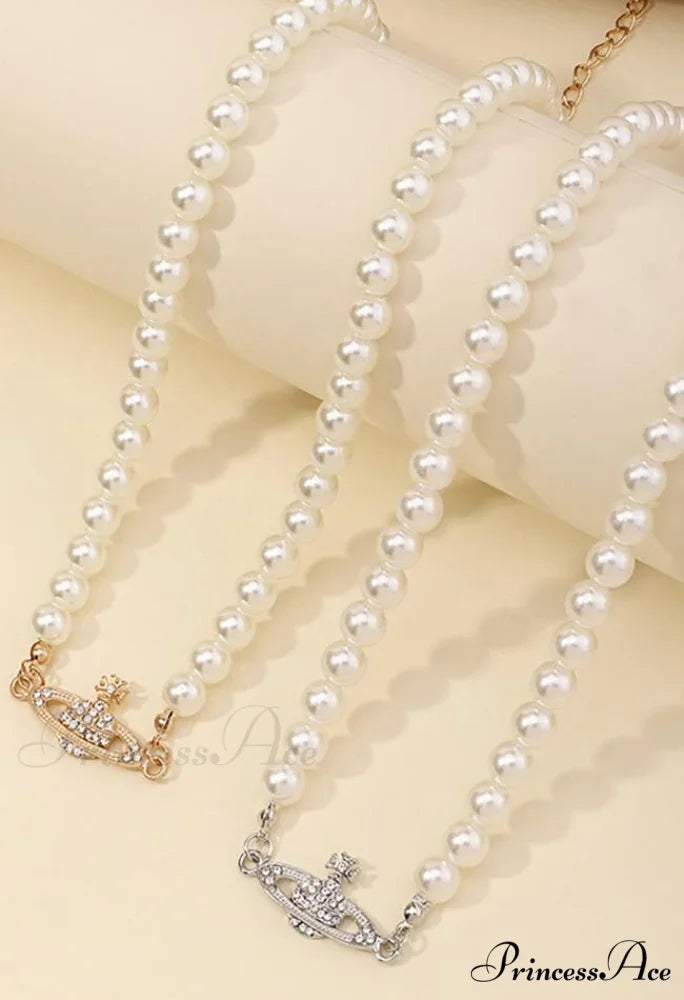 Planet Detail Graceful Faux Pearl Necklace