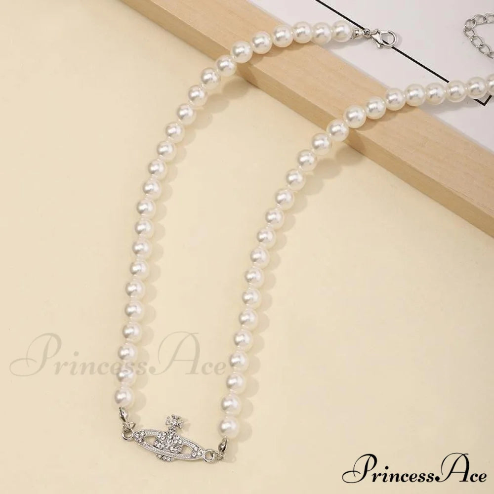 Planet Detail Graceful Faux Pearl Necklace