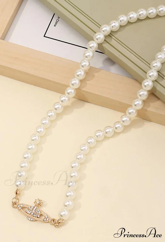 Planet Detail Graceful Faux Pearl Necklace
