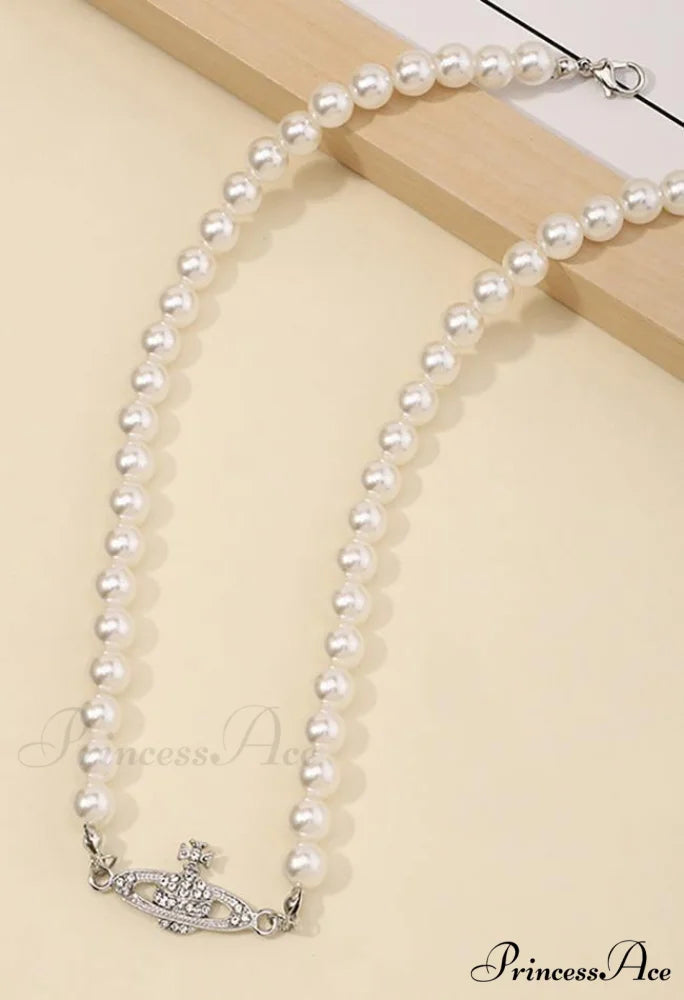 Planet Detail Graceful Faux Pearl Necklace