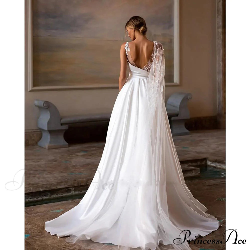 Profound Plunging Neckline Extended Tail Bridal Gown weddingdress-250223