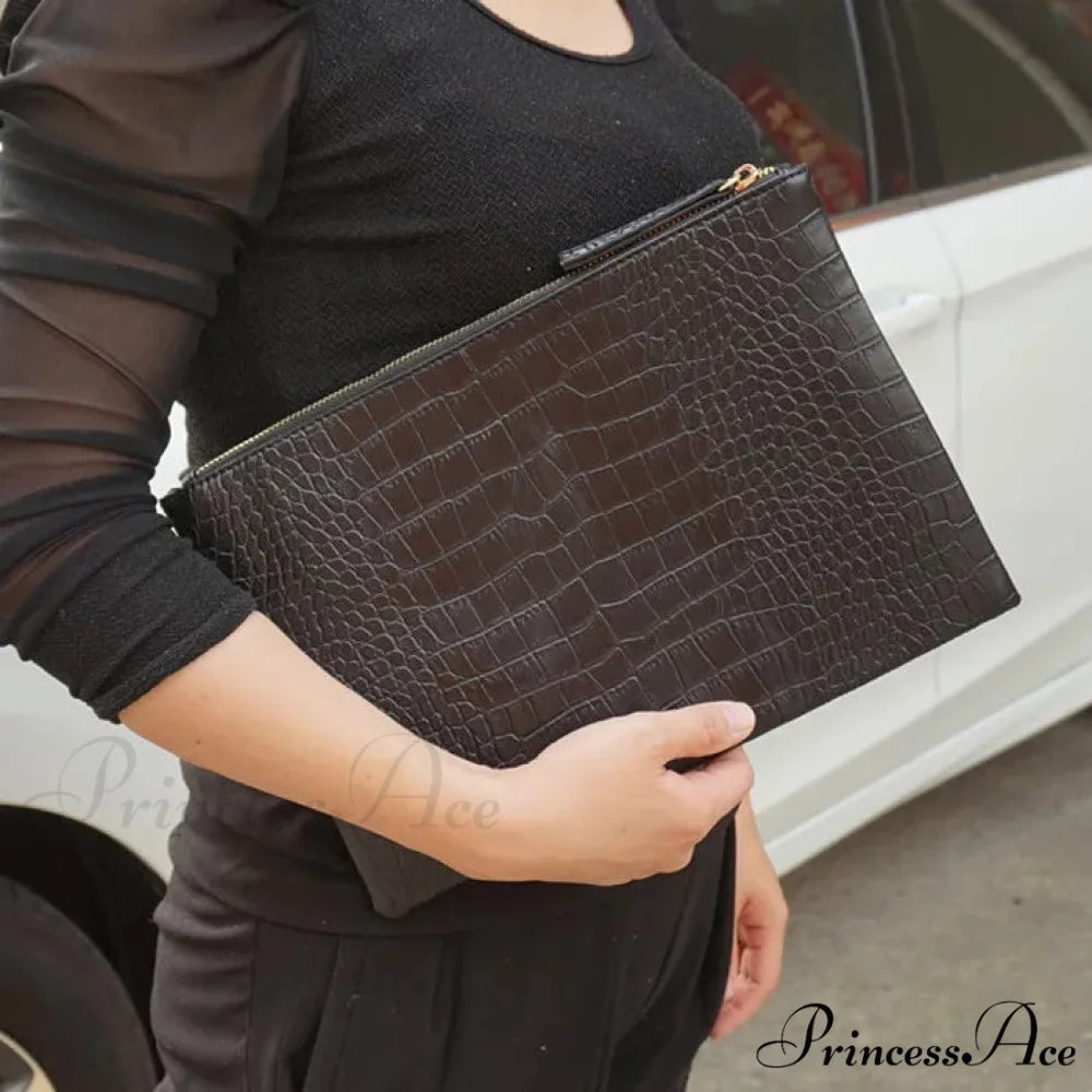 Reptile Design Spacious Nighttime Clutch Black wristlet-250126