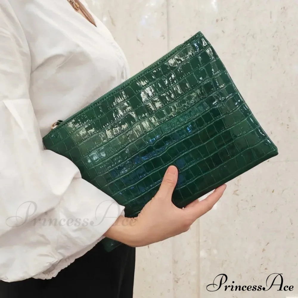 Reptile Design Spacious Nighttime Clutch Green wristlet-250126