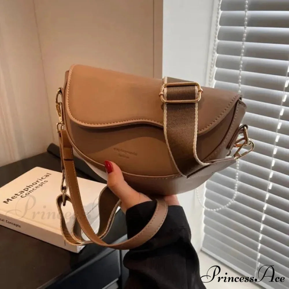 Retro Flap Petite Saddle Crossbody Light brown crossbody-250126