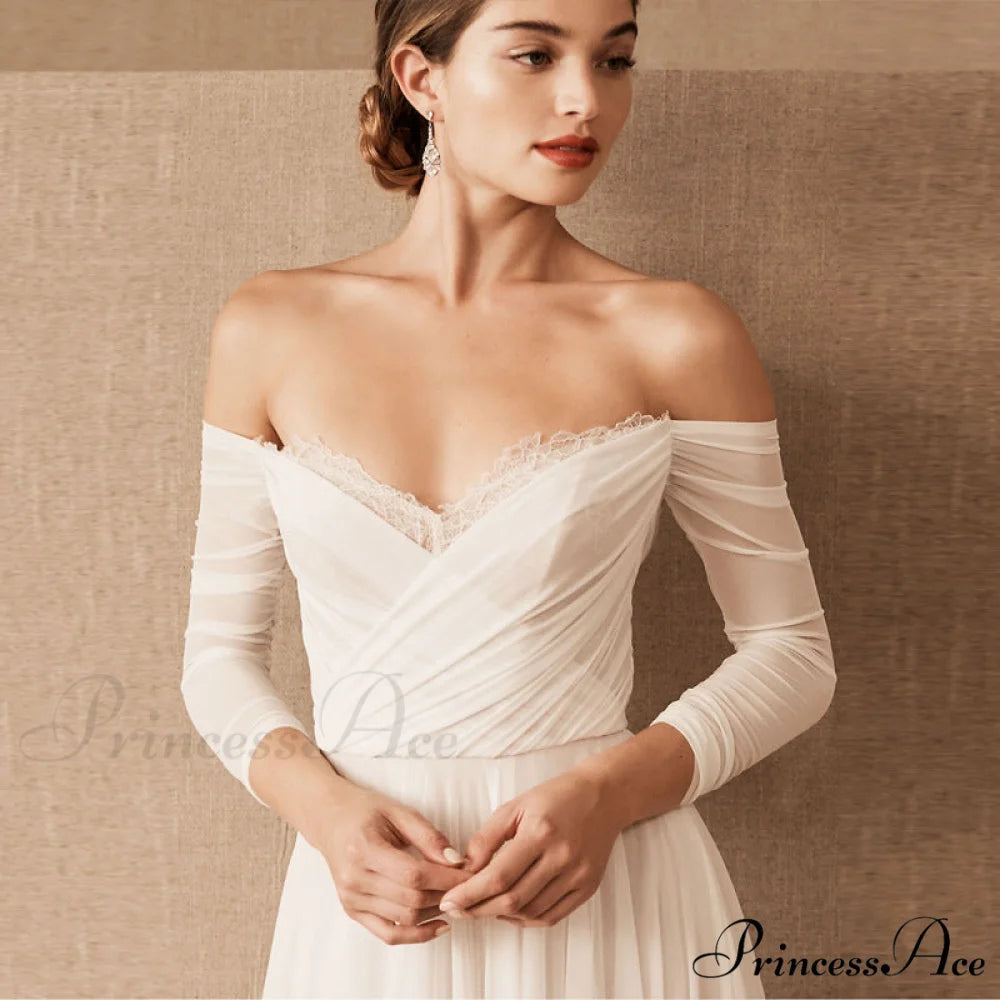 Retro Off-The-Shoulder Outdoor Wedding Gown weddingdress-250223