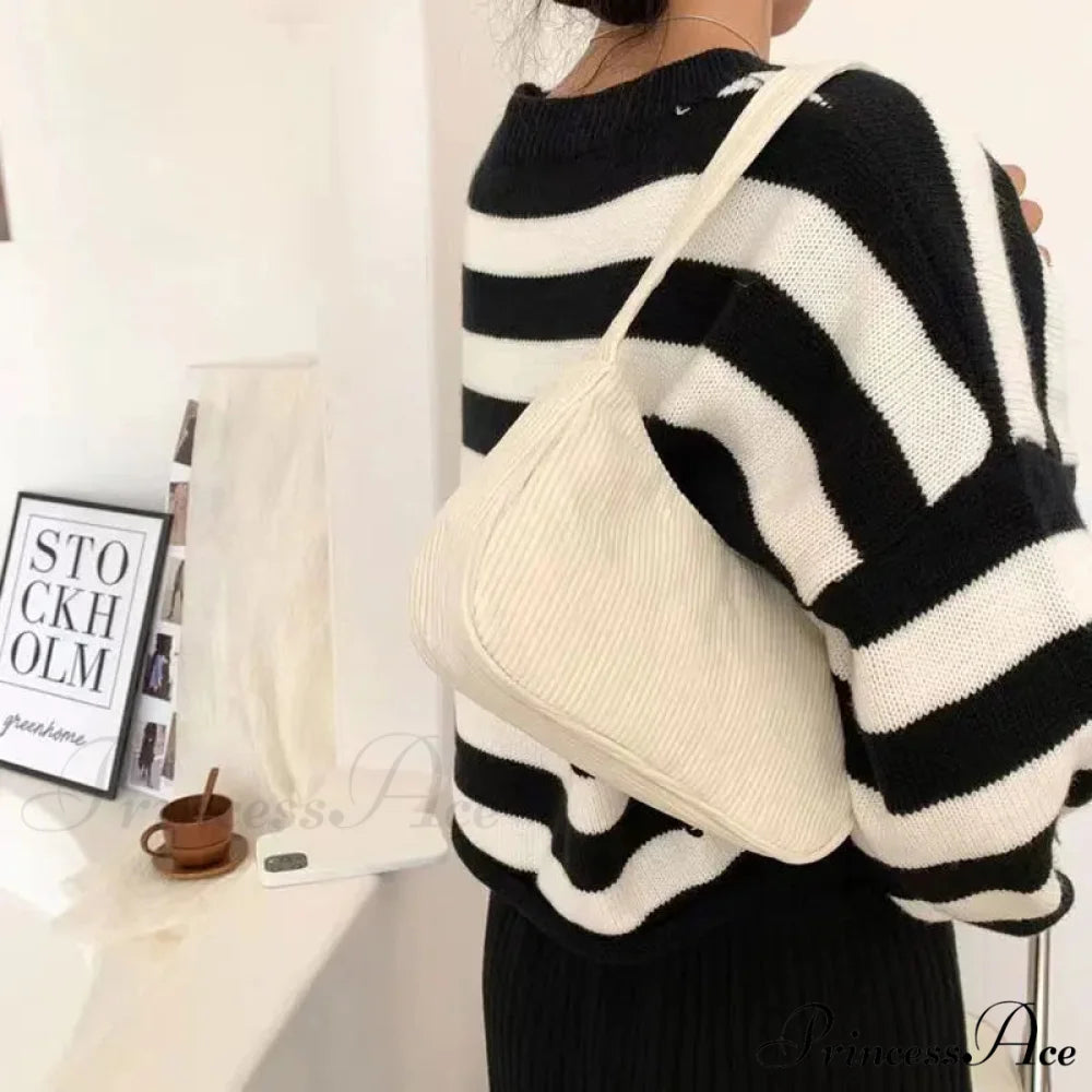 Retro Ribbed Underarm Shoulder Bag shoulder-250126