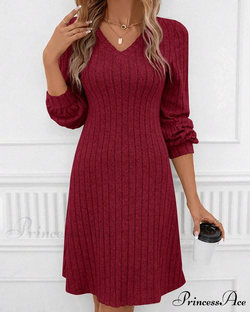 Ribbed V-neck Dress in Solid Color Burgundy / S