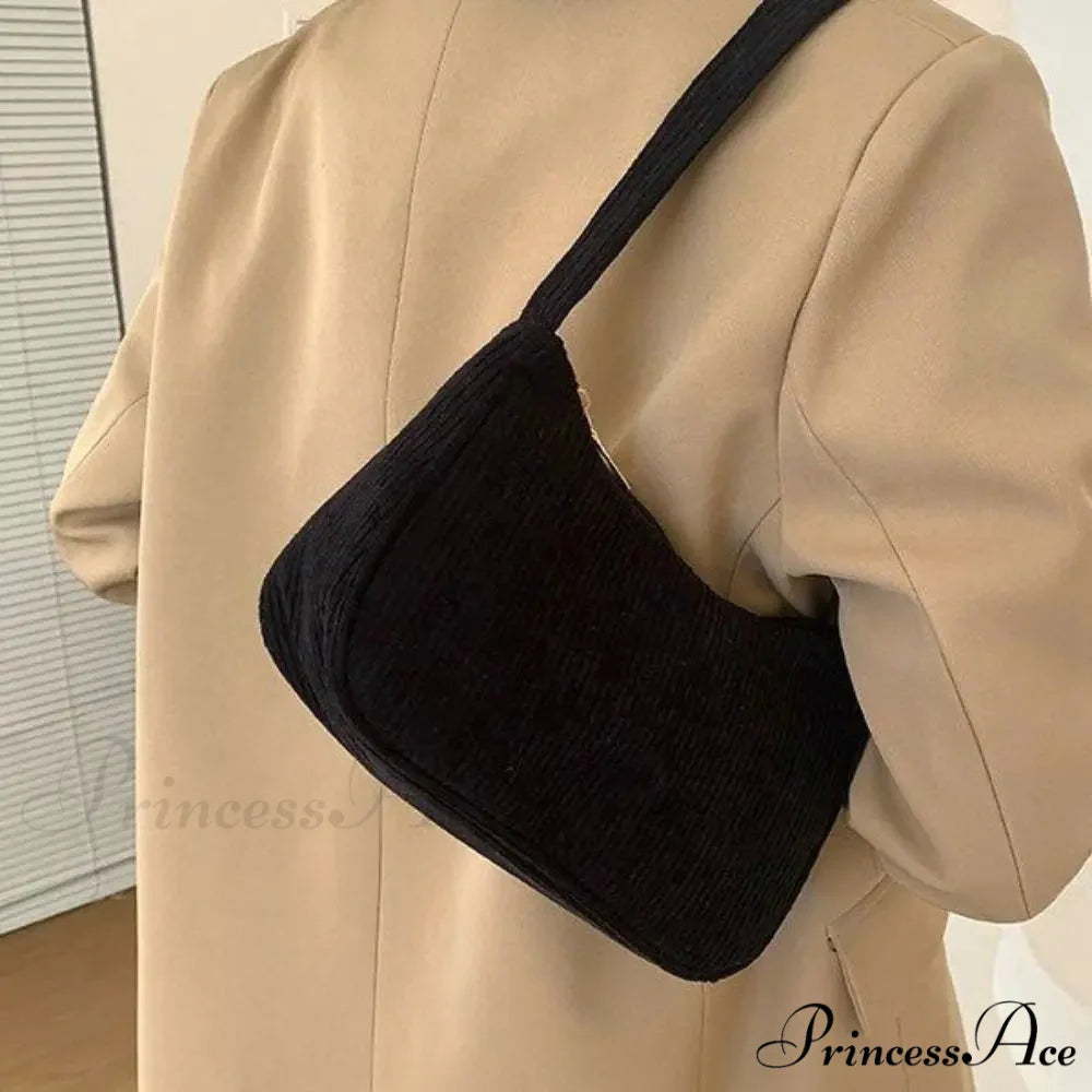 Ribbed Zipper Armpit Shoulder Purse Black shoulder-250126