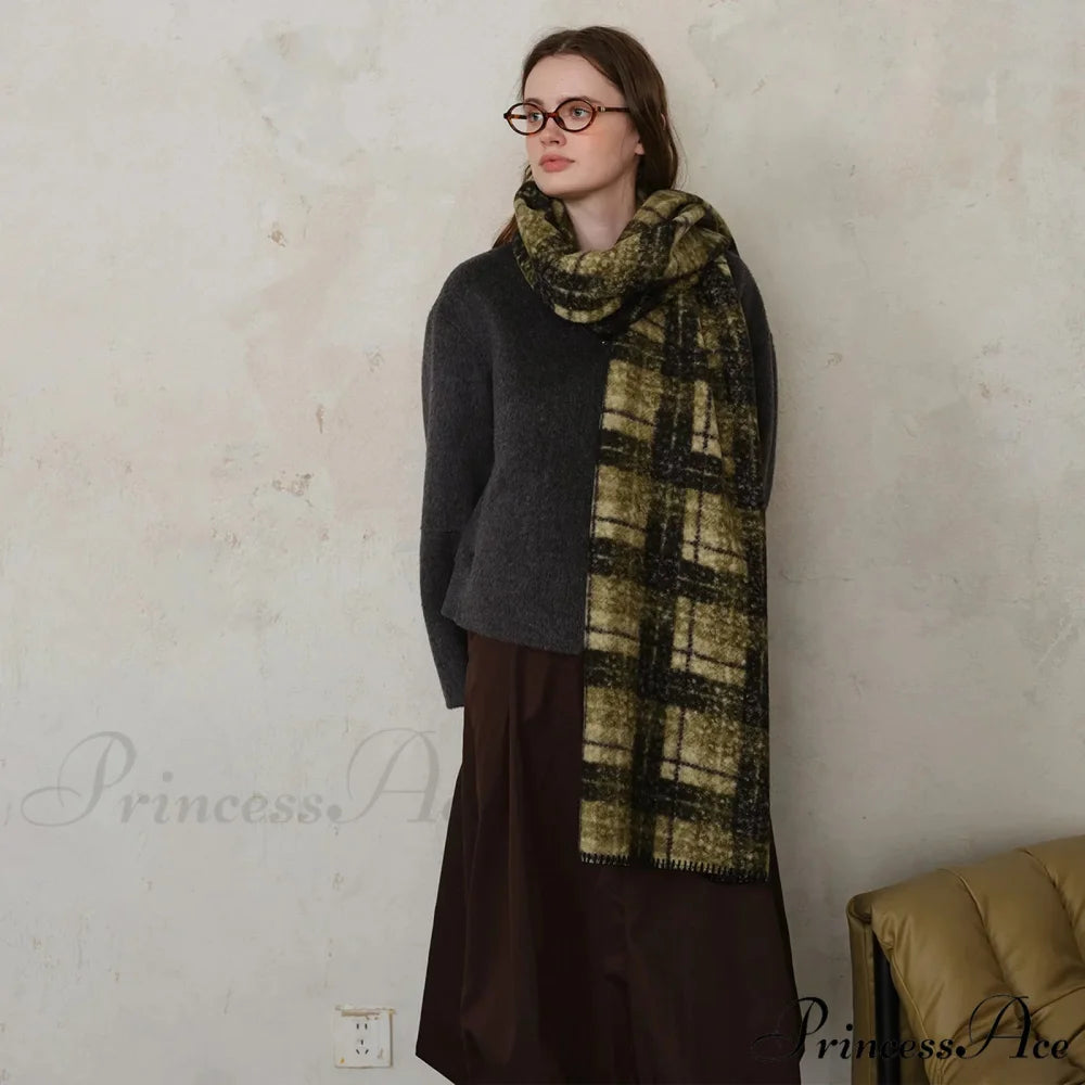 Scottish Woolen Plaid Scarf for Women - Autumn/Winter Shawl Black green beige / L190 W50cm