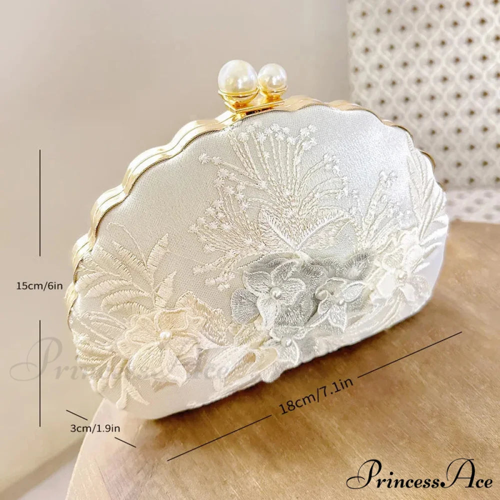 Shell Lace Embroidered Clutch Wristlet Modified Title: Shell Lace Stitched Clutch Wristlet White wristlet-250126