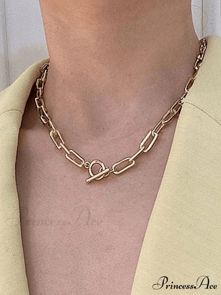Simple Charming Layer Necklace Golden / ONE SIZE