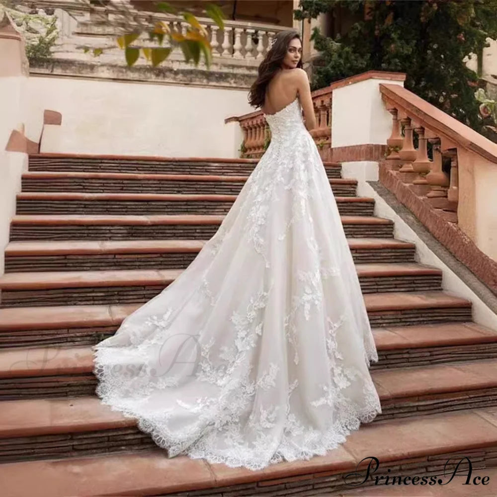 Sleeveless Lace Ball Gown Wedding Dress weddingdress-250223
