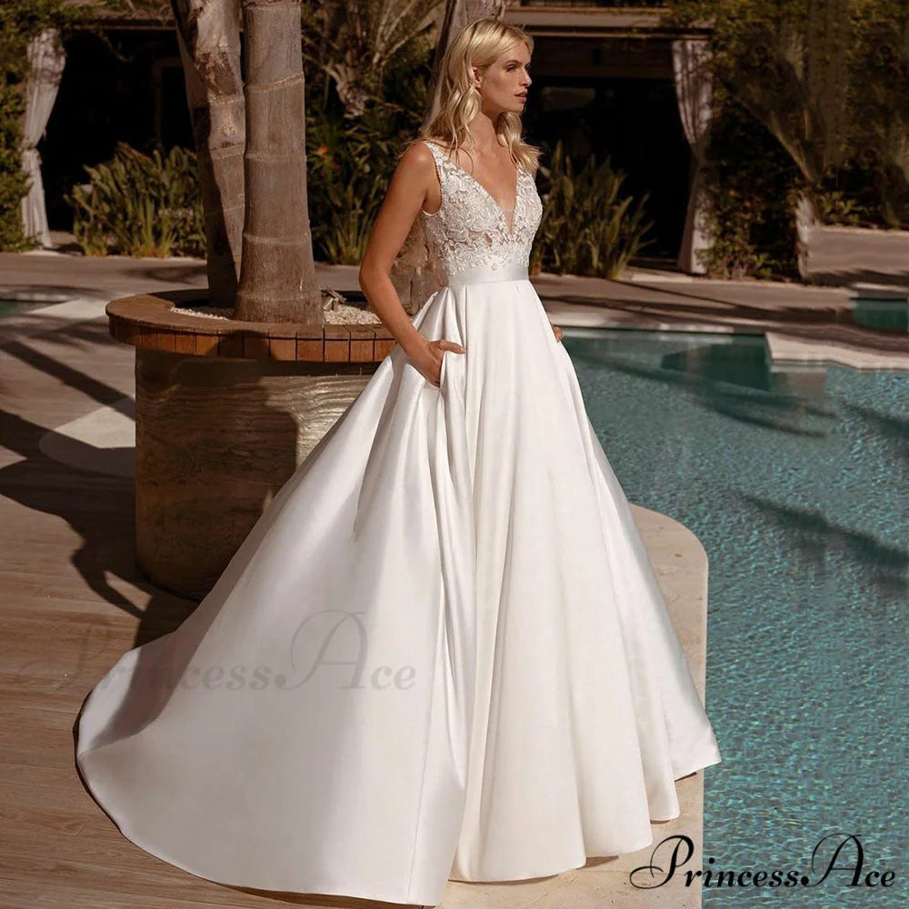 Sleeveless Lace Evening Gown Wedding Dress White / 2 weddingdress-250223