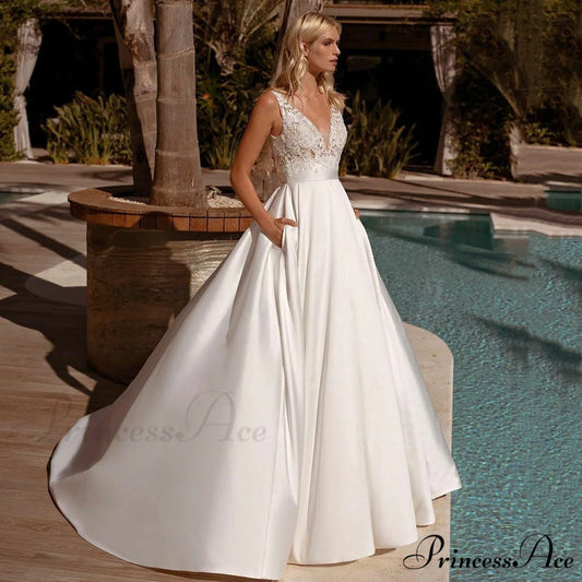 Sleeveless Lace Evening Gown Wedding Dress White / 2 weddingdress-250223