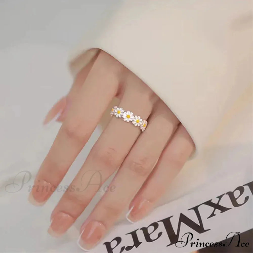 Small White Daisy Opening Adjustable Ring