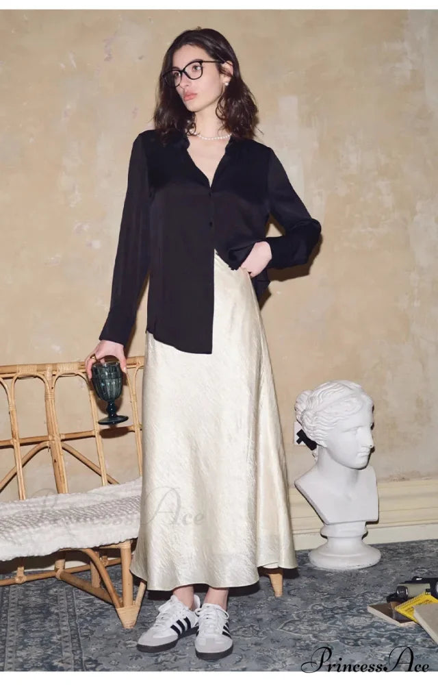 Smooth Solid Extended Sleeve Turtleneck Blouse Black / S blouse-250223