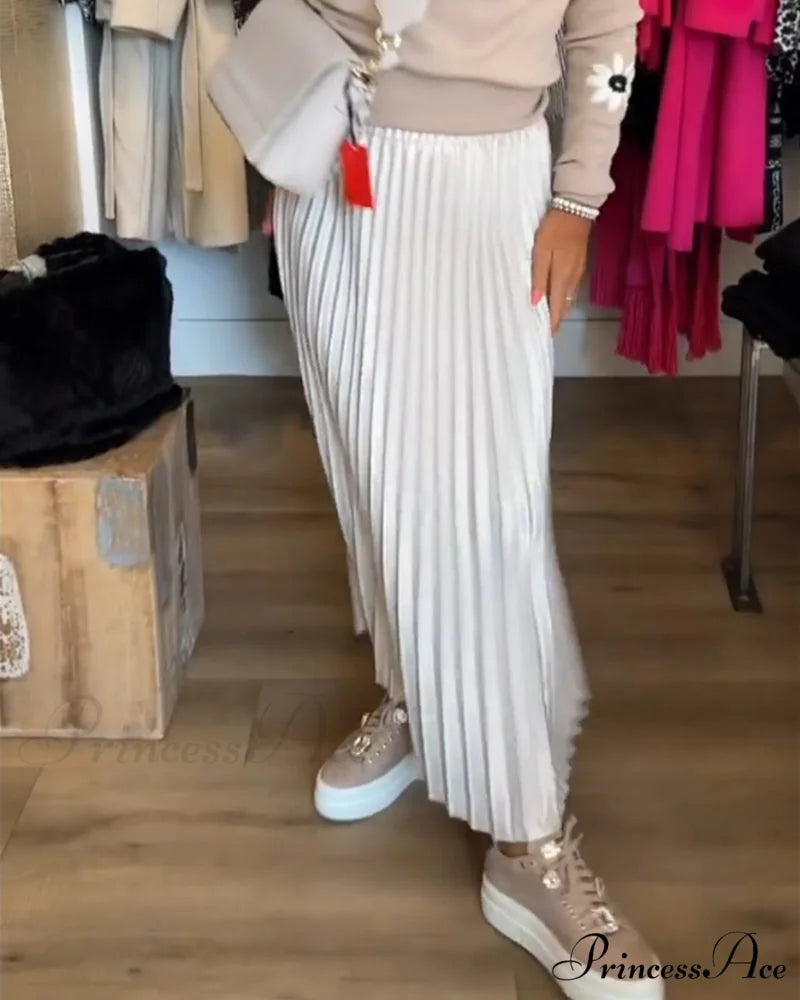 Solid color pleated dress