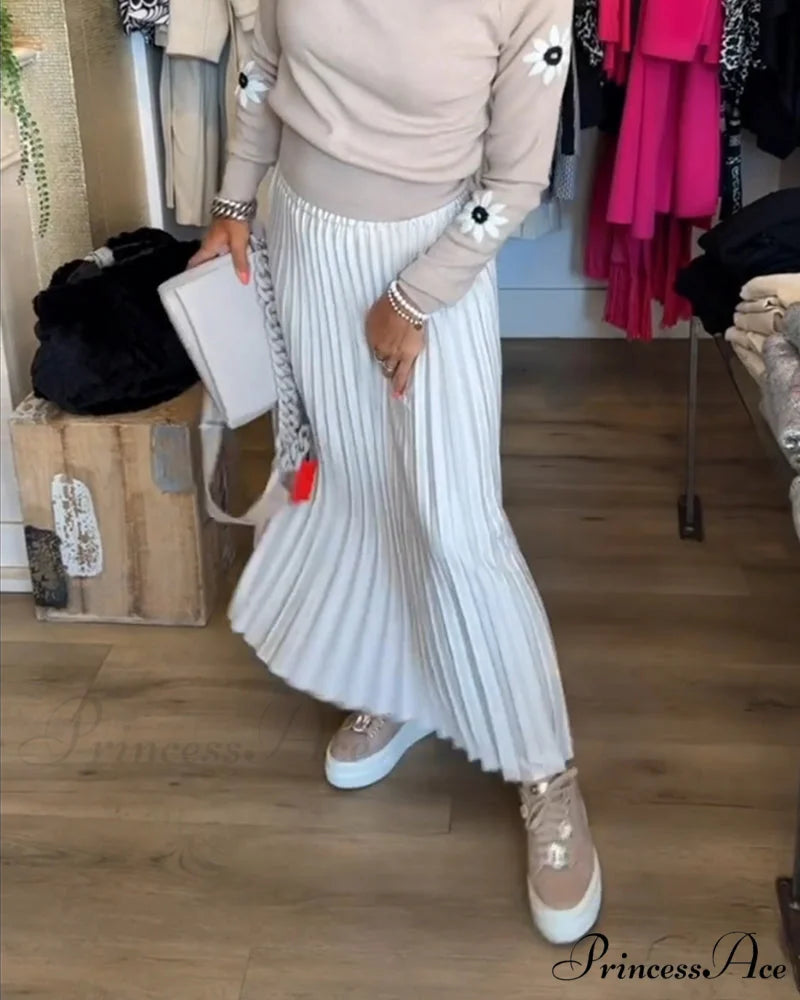 Solid color pleated dress