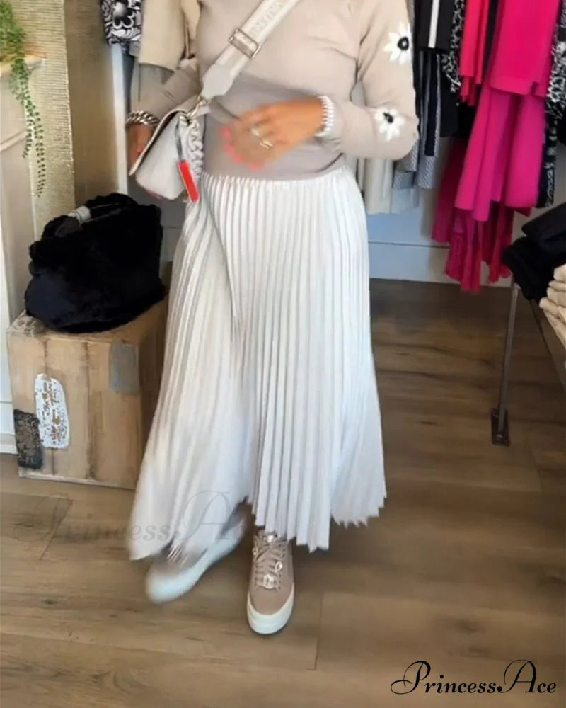 Solid color pleated dress