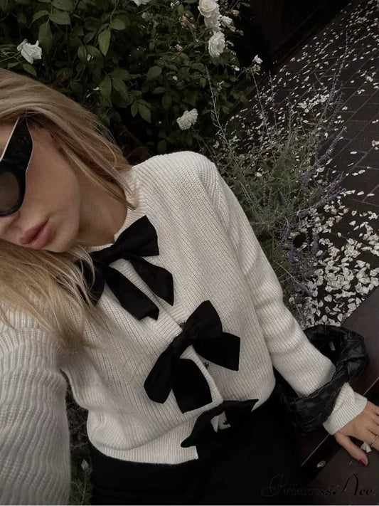 Solid O-neck Button Cardigan Off white / S