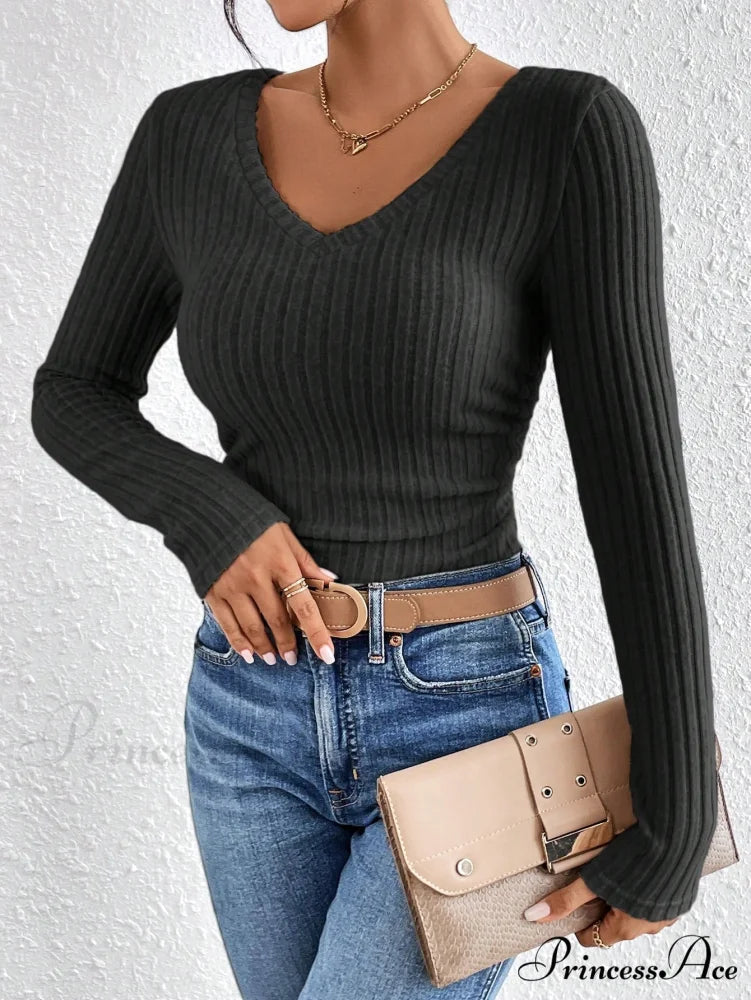Solid V Neck Ribbed Knit Tee