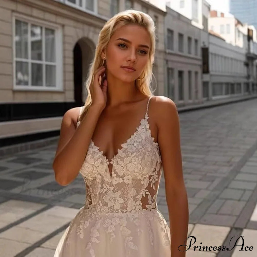 Sophisticated Lace Seaside Wedding Gown weddingdress-250223