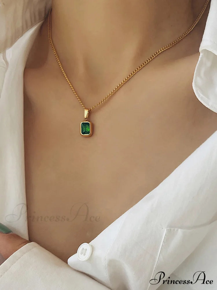 Spring Green Graceful Pendant Necklace Green / One Size