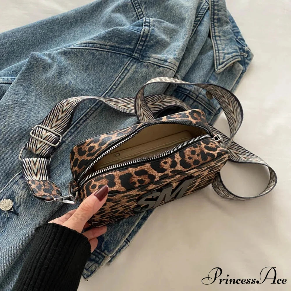Stylish Cheetah Pattern Characters Crossbody Bag Single Zip Leopard crossbody-250126