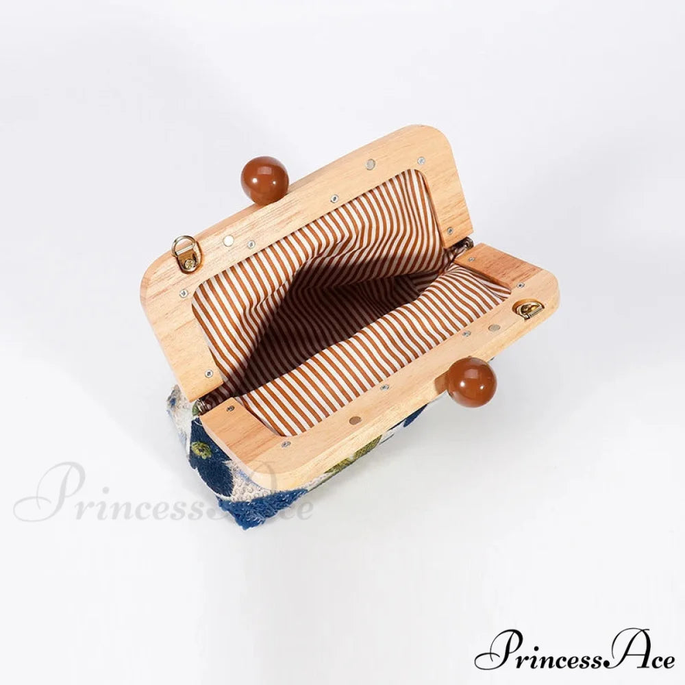 Stylish Sparkling Bloom Clutch Purse Wristlet wristlet-250126