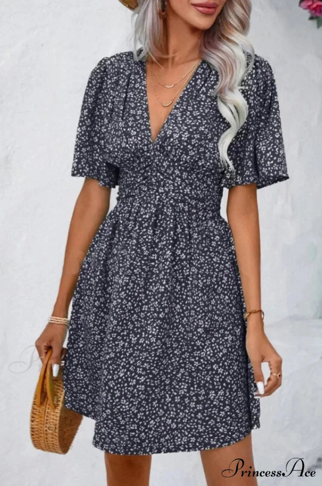 Tall Waisted V-neck Ruffled Floral Dress Black / S oldfloraldress-250126