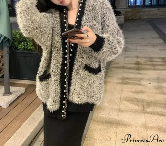 V-neck Fleece Thick Knitting Cardigan Black / S