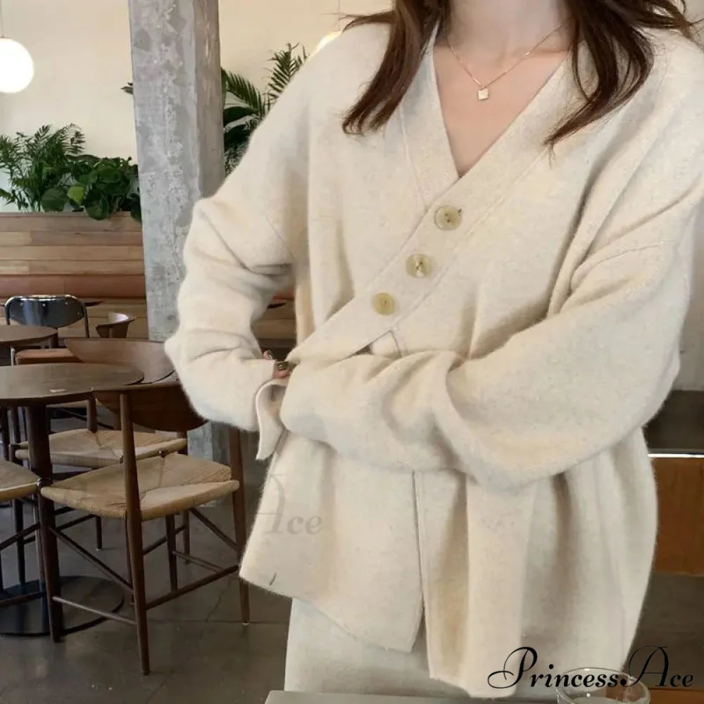 V-Neck Solid Simplicity Office Lady Autumn Knit Cardigan V-Neck Stable Minimalist Professional Woman Fall Knit Cardigan