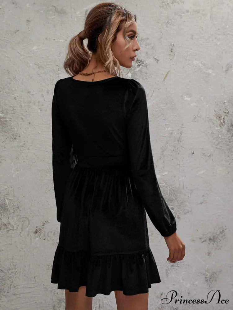 Velvet Ruffled Dress with Deep V-Neck and Puff Sleeves M / burgundy