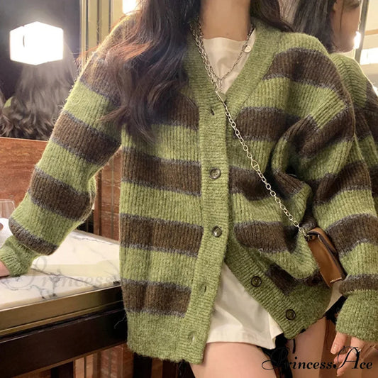 Vintage Emerald Line V-Neck Solitary Buttoned Cardigan Green / LIGHT GREEN cardiagn-250126