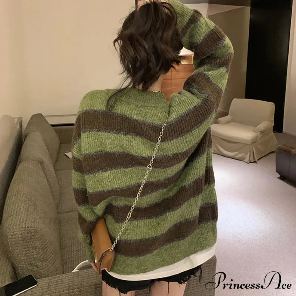 Vintage Emerald Line V-Neck Solitary Buttoned Cardigan Green / LIGHT GREEN cardiagn-250126