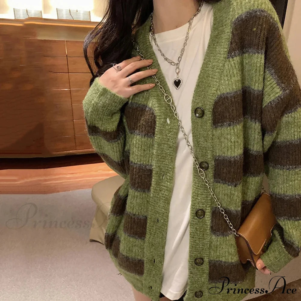 Vintage Emerald Line V-Neck Solitary Buttoned Cardigan Green / LIGHT GREEN cardiagn-250126