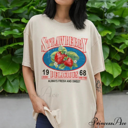 Vintage Strawberry Printed Graphic T-shirt Khaki / S t-shirt-250223