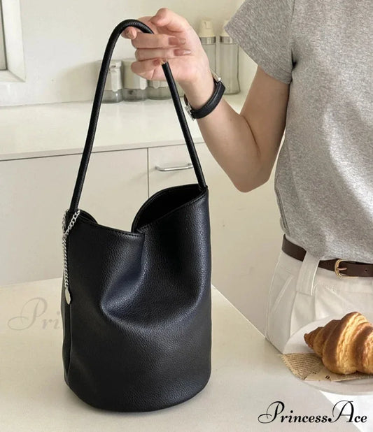 Vintage Supple Leather Pail Shoulder Bag shoulder-250126