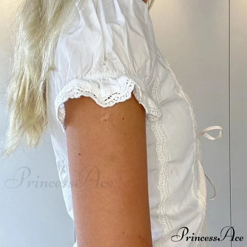 Voluminous Sleeve Lace Trim Front Fasten Crop Top croptop-250126