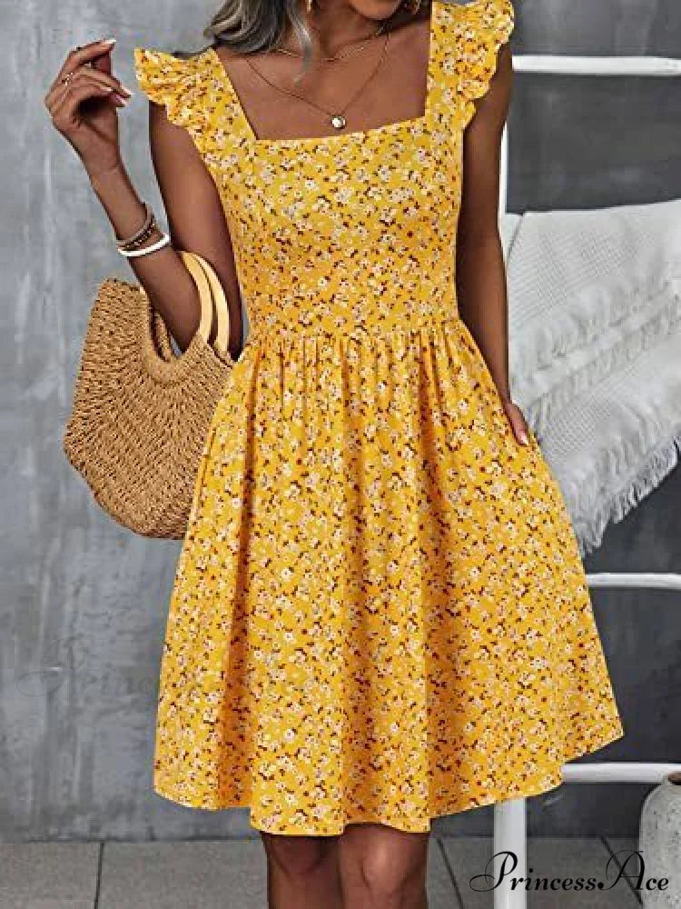 Warm-Season Gown Flowered Ruffle with and Design Trim S / Yellow