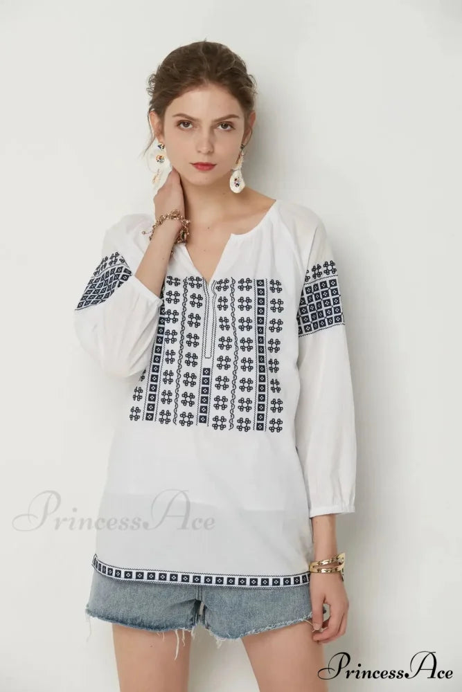 White Cotton Embroidery V-Neck Loose Pullover Boho Blouse Modified Title: Ivory Cotton Stitching V-Neck Baggy Jumper