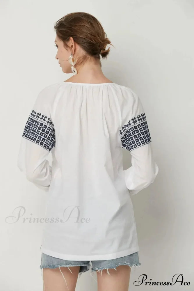 White Cotton Embroidery V-Neck Loose Pullover Boho Blouse Modified Title: Ivory Cotton Stitching V-Neck Baggy Jumper