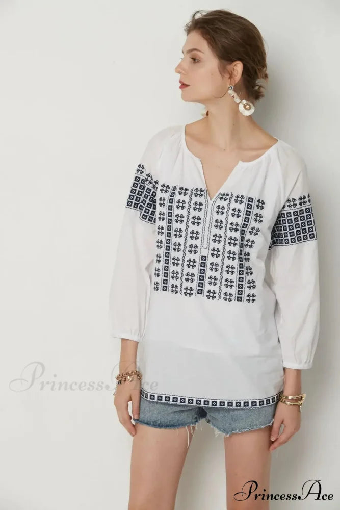 White Cotton Embroidery V-Neck Loose Pullover Boho Blouse Modified Title: Ivory Cotton Stitching V-Neck Baggy Jumper