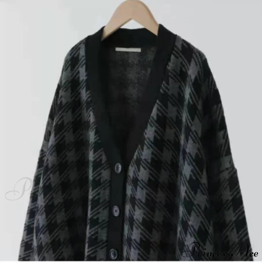 Woman character tattoo cardigan Gray / One Size